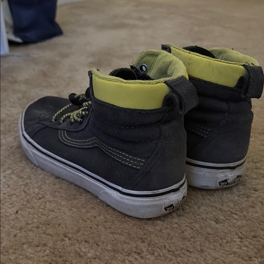 Vans MTE Grey and Yellow Accents - Picture 2 of 4